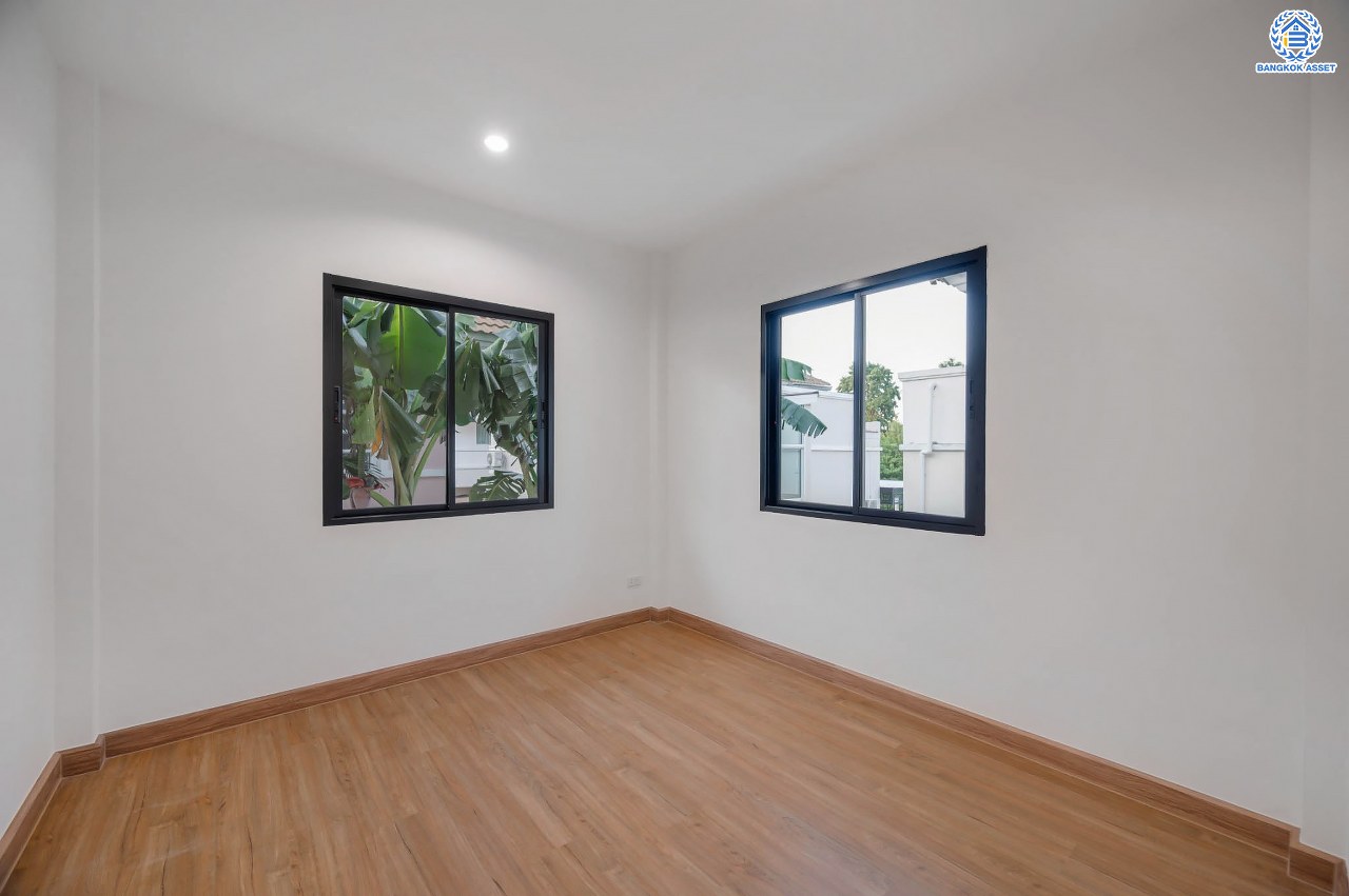 บ้านมือสองตกแต่งใหม่ โครงการ ลลิลอินเดอะพาร์ค บางใหญ่ บ้านเดี่ยว เนื้อที่ 54.60 ตร.ว. ฟังก์ชัน 3 ห้องนอน 2 ห้องน้ำ 1 ห้องอเนกประสงค์ 1 ที่จอดรถ บนทำเลเดินทางสะดวก ใกล้เซ็นทรัลเวสต์เกต ทางด่วน "กาญจนาภิเษก และรถไฟฟ้าสายสีม่วง "สถานีตลาดบางใหญ่"...